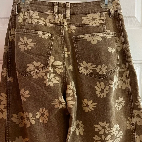 Loving/women’s NWT Floral High Rise Barrel Denim Jeans - Tan Size S - Picture 10 of 13